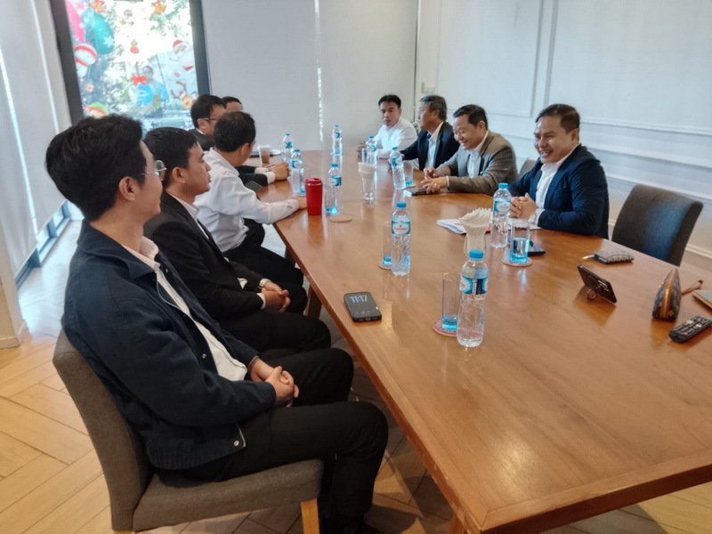 MOUWITHbcel01_resize