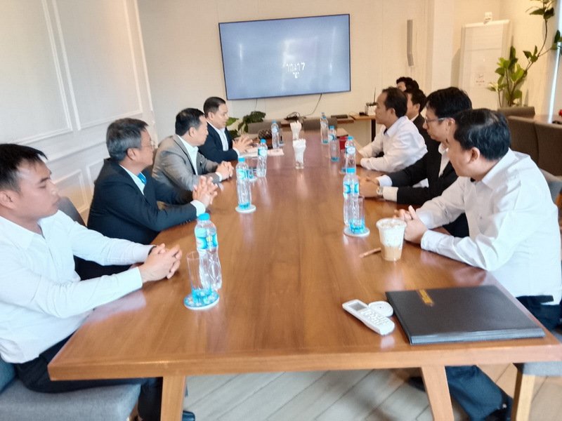 MOUWITHbcel02_resize