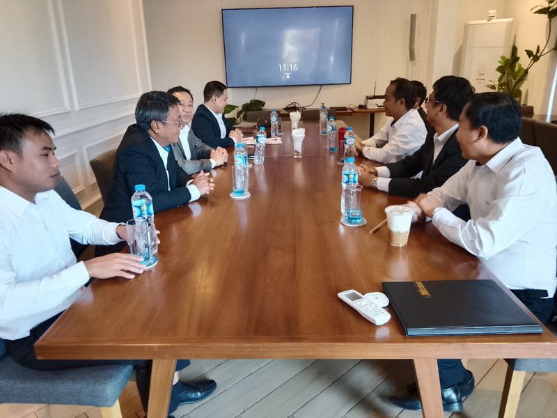 MOUWITHbcel03_resize