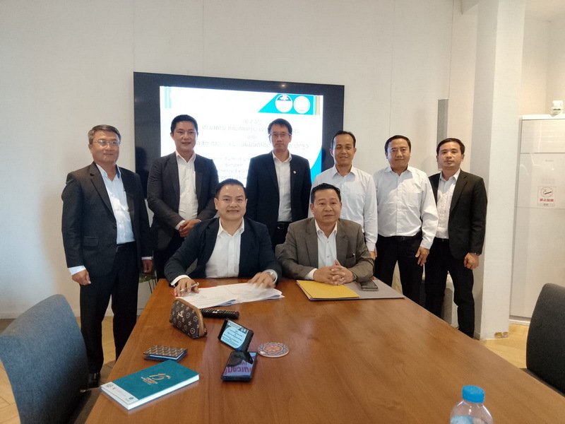 MOUWITHbcel04_resize