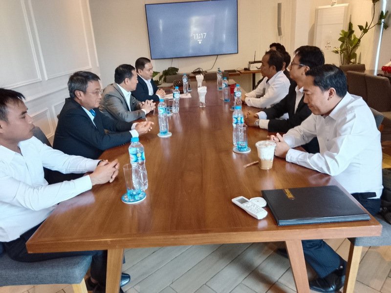 MOUWITHbcel06_resize