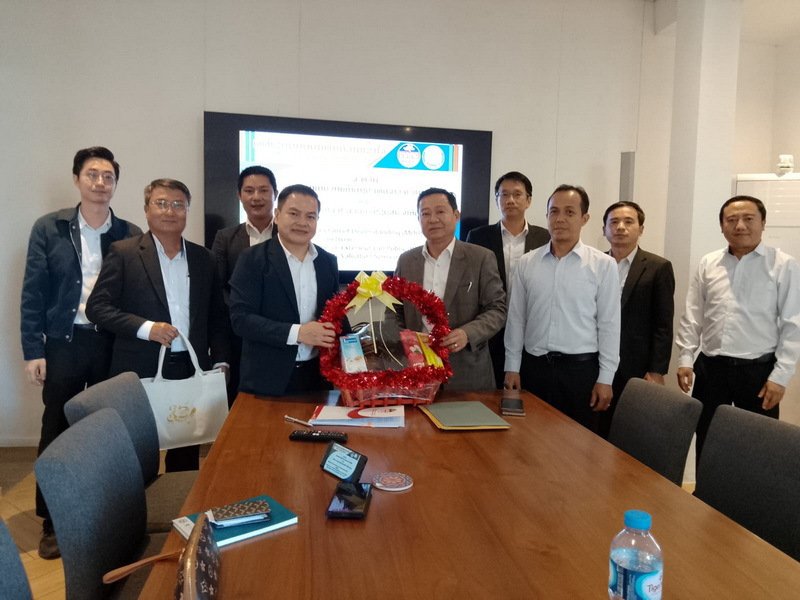 MOUWITHbcel07_resize