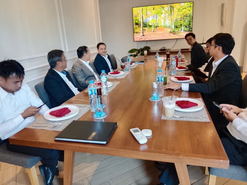 MOUWITHbcel09_resize