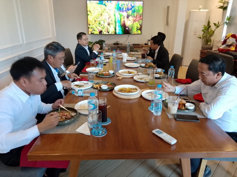 MOUWITHbcel10_resize