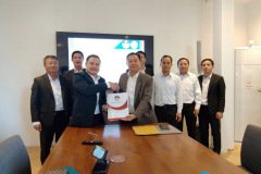 MOUWITHbcel08_resize MOUWITHbcel08_resize