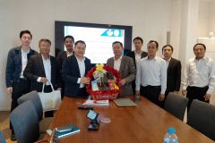 MOUWITHbcel07_resize MOUWITHbcel07_resize