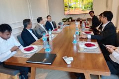 MOUWITHbcel09_resize MOUWITHbcel09_resize