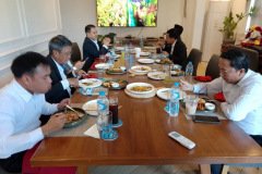 MOUWITHbcel10_resize MOUWITHbcel10_resize